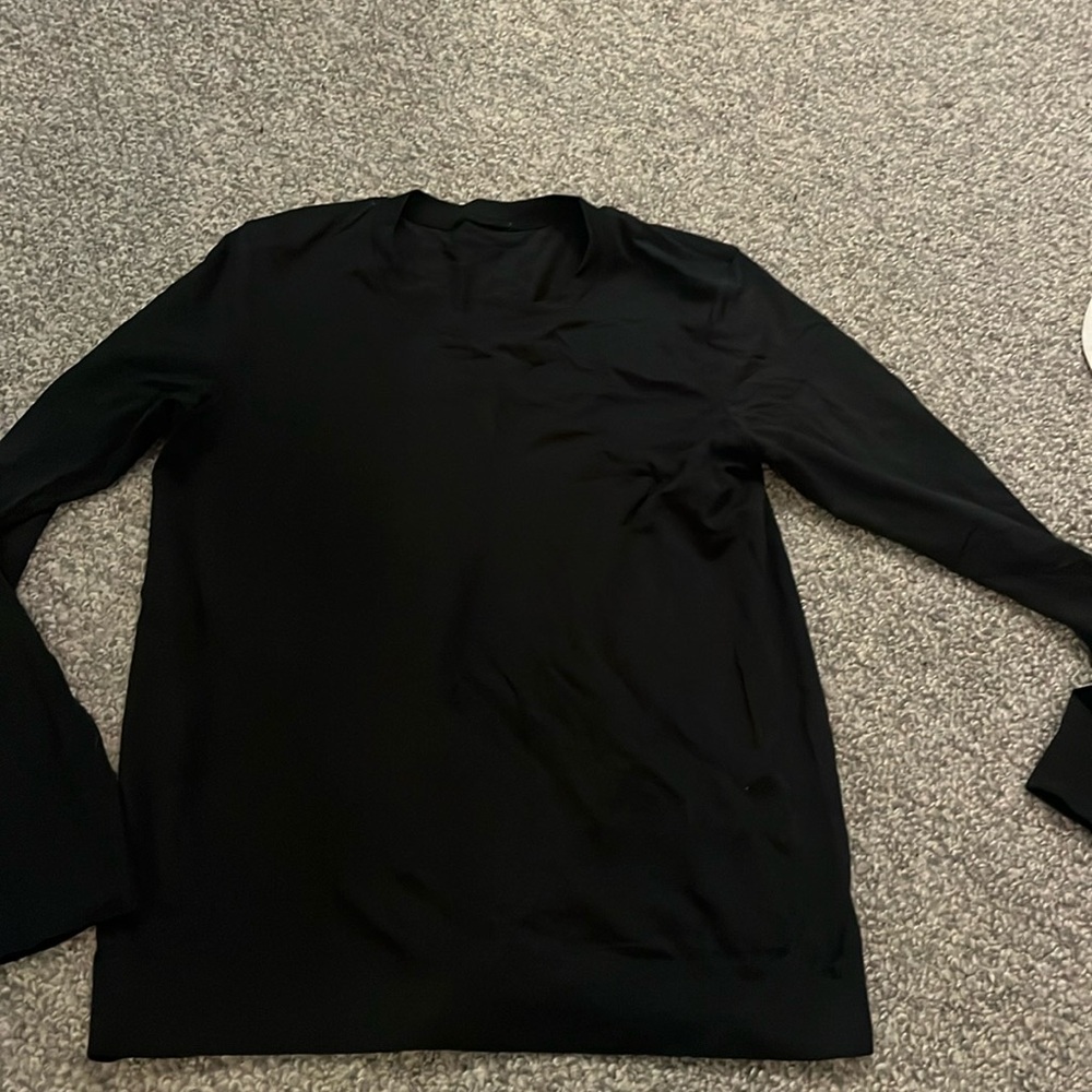Black LuluLemon long sleeve shirt.